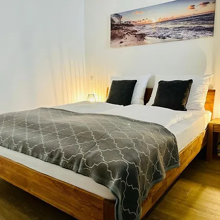 Hotel Nanis &