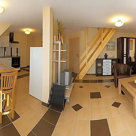 Hotel Nanis & 4*