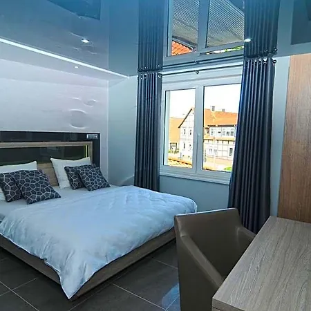 Nanis & Hotel 4*