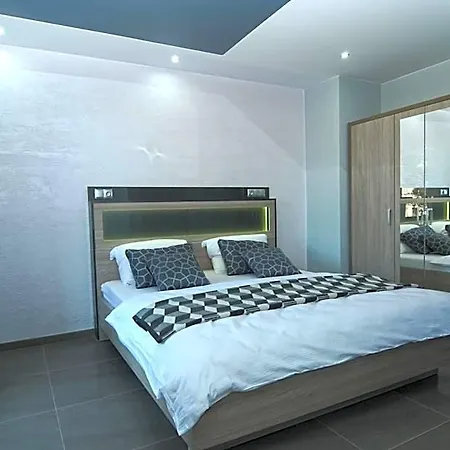 Nanis & Hotel 4*