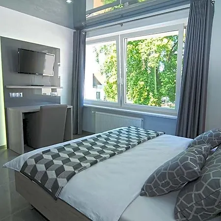 Nanis & Hotel 4*