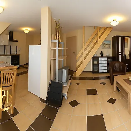 Nanis & Hotel 4*