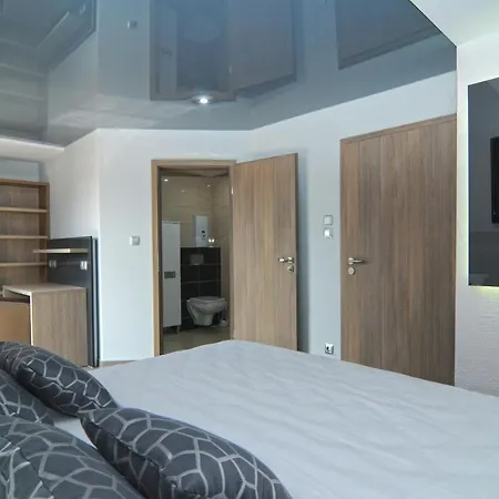 Nanis & 酒店 施坦胡德